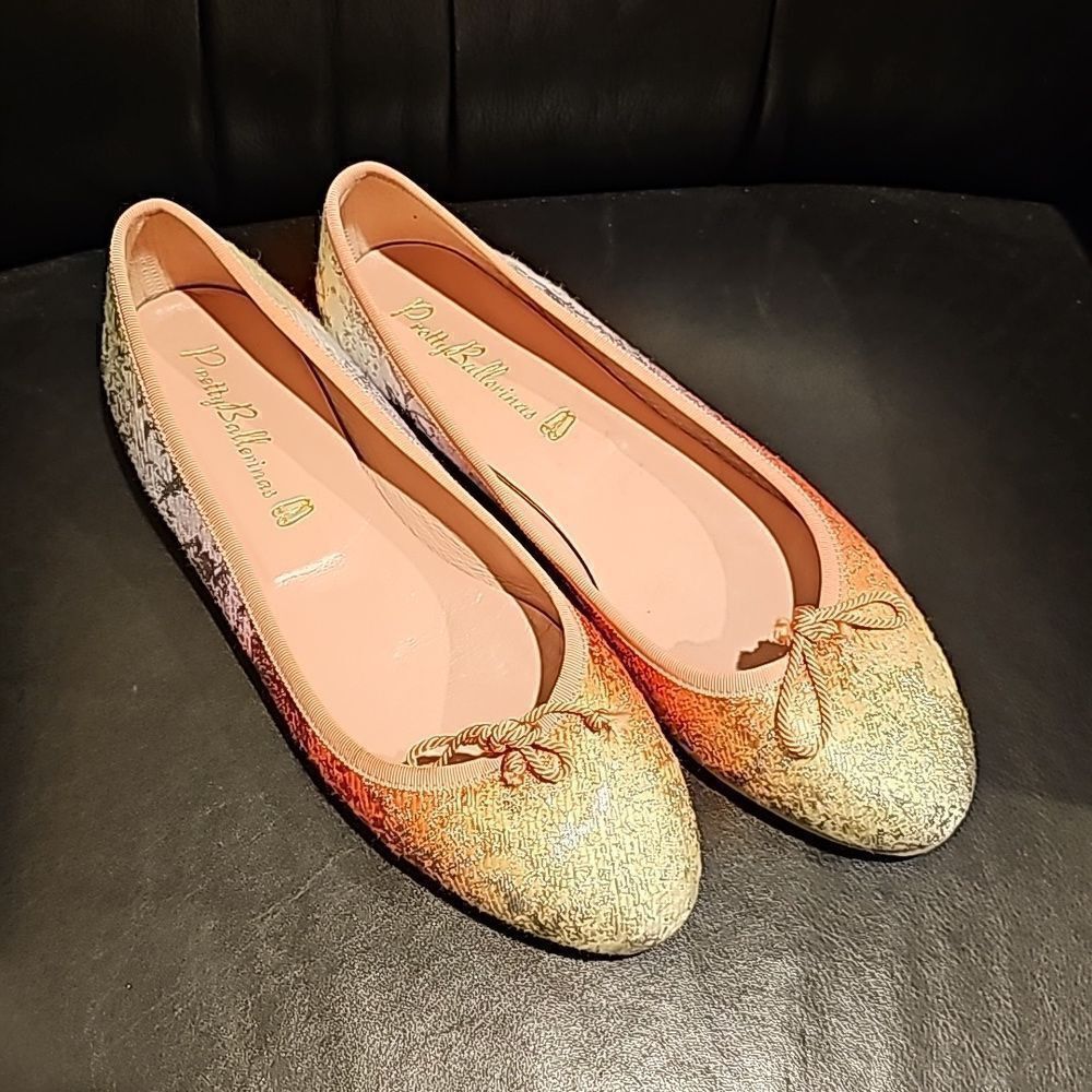 PRETTY BALLERINAS Pastel Rainbow Jacquard  Flats - Size 40‎